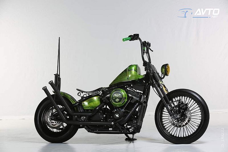 Harley-Davidson Street Bob 107 CUSTOM BIKE