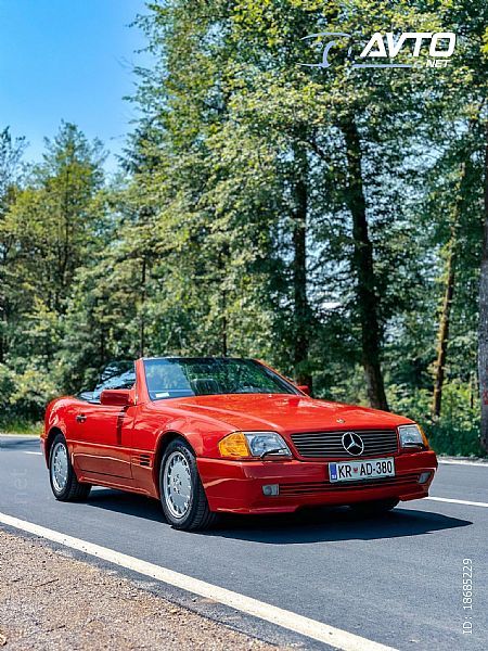 Mercedes-Benz&nbsp;SL-Razred&nbsp;<small><strong>SL 500</strong></small>