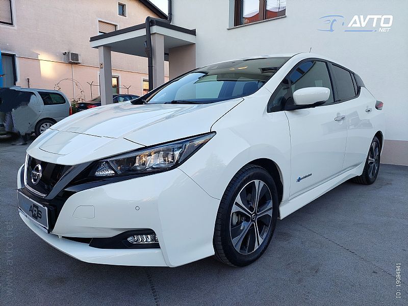 Nissan Leaf Tekna 40kW KAMERA 360 LED ŽAROMETI 2X PDC, letnik:2020 ...