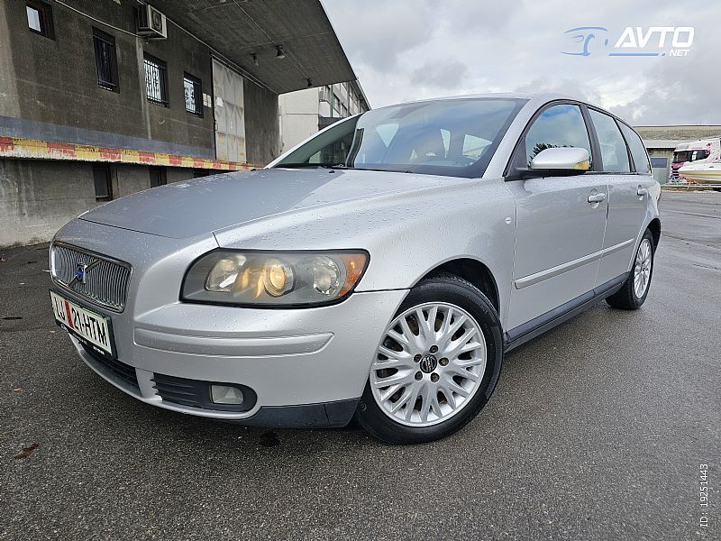 Volvo V50 <small><strong>2.0D MOMENTUM+6+PRESTAV+KREDIT+BREZ+POLOGA</strong></small>