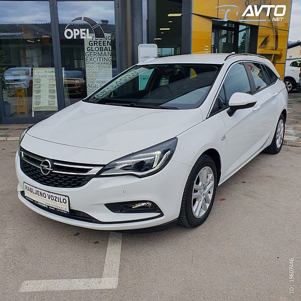 Opel Astra <small><strong>1.6 CDTI 81KW SERVISNA KNJIGA + DARILO</strong></small>