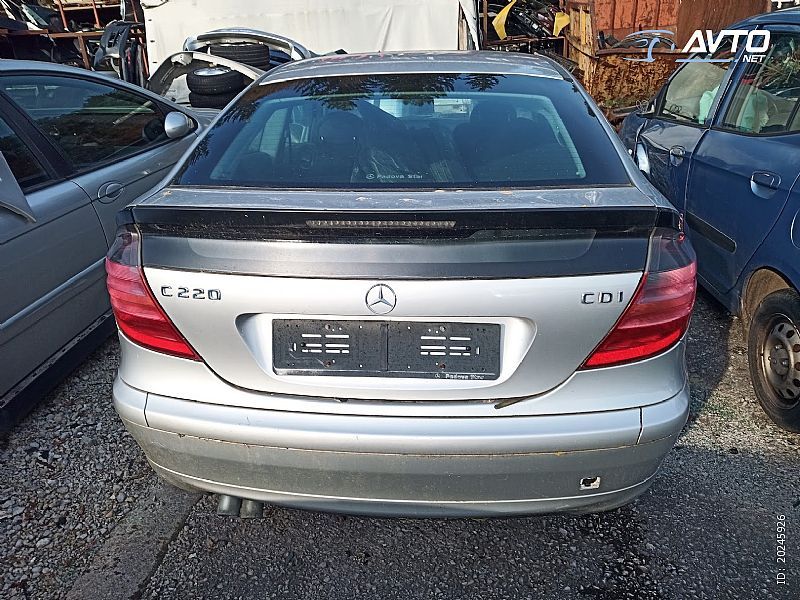 Mercedes C po delih