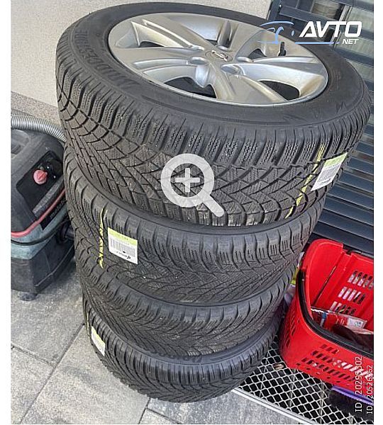 Bridgestone  <small>225 / 55  R 17</small>