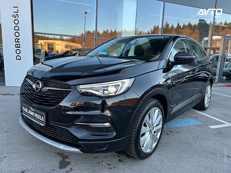 Opel Grandland X <small><strong>1.6 HYBRID4 147KW AUTO. 4WD +VZDREVANO</strong></small>