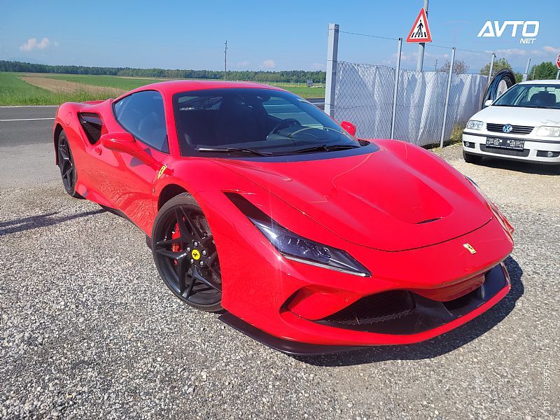 Ferrari&nbsp;F8&nbsp;<small><strong>TRIBUTO</strong></small>
