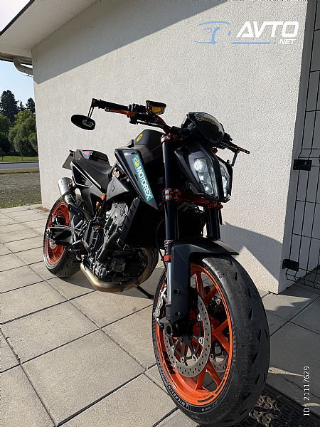 KTM&nbsp;Duke 890