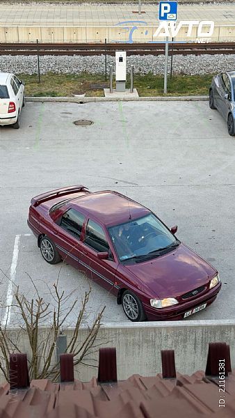 Ford&nbsp;Escort&nbsp;<small><strong>CLX</strong></small>