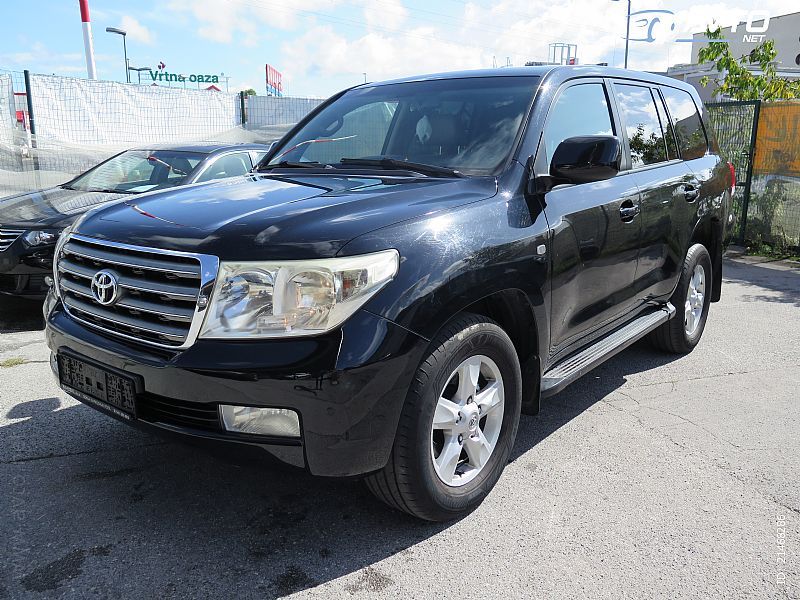 Toyota&nbsp;Land Cruiser&nbsp;<small><strong>4.5 D-4D V8 Luxury 7 sedezev 1.LASTNIK SLOV. DDV</strong></small>