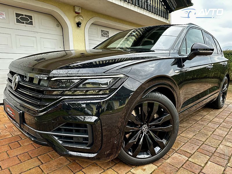 Volkswagen&nbsp;Touareg&nbsp;<small><strong>V6 TFSI R  eHybrid 462PS+MAX OPREMA</strong></small>