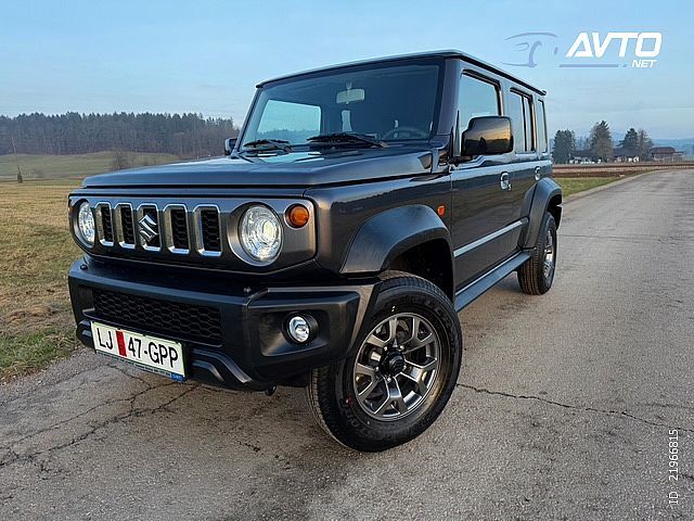 Suzuki&nbsp;Jimny&nbsp;<small><strong>� GLX � 4x4 � 5-vratni model � Kamera � Xenon �</strong></small>