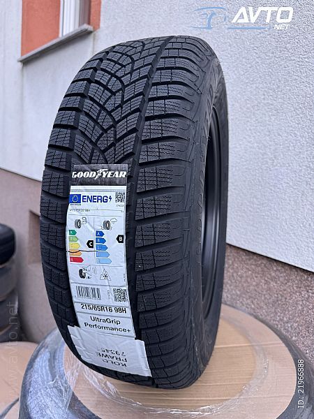 Goodyear&nbsp;ULTRAGRIP PERFOMANCE +&nbsp;<small>215&nbsp;/&nbsp;65 &nbsp;R&nbsp;16</small>