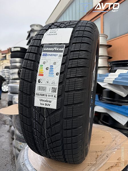 Goodyear&nbsp;ULTRAGRIP ICE SUV&nbsp;<small>255&nbsp;/&nbsp;55 &nbsp;R&nbsp;19</small>