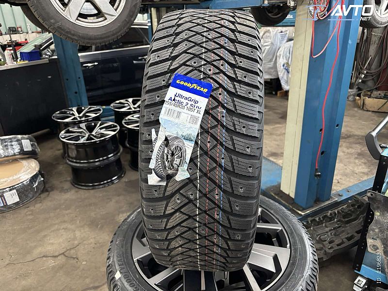 Goodyear&nbsp;ULTRAGRIP ARCTIC 2 SUV&nbsp;<small>255&nbsp;/&nbsp;45 &nbsp;R&nbsp;20</small>