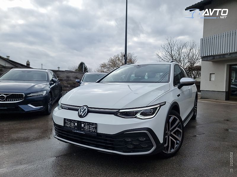 Volkswagen&nbsp;Golf Variant&nbsp;<small><strong>2.0 TDI Alltrack avt. 4M Matrix Webasto Panorama</strong></small>