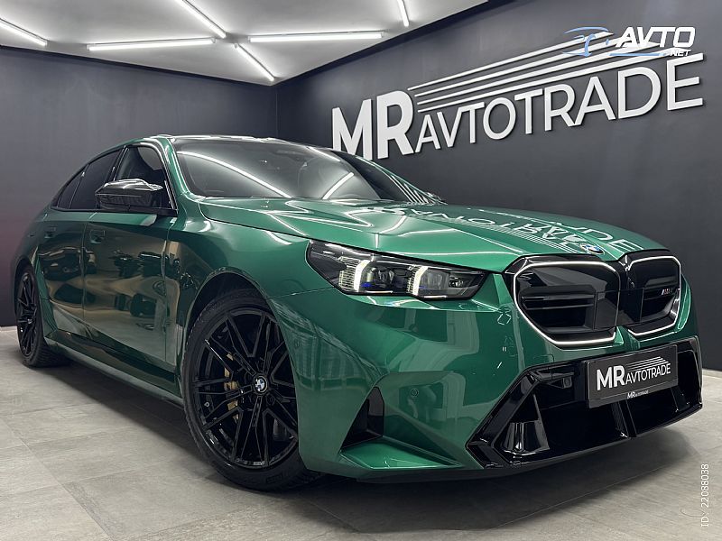 BMW&nbsp;M5&nbsp;<small><strong>xDrive-KERAMIKA-KARBON-ACC-ICONIC-HUD-GARANCIJA</strong></small>