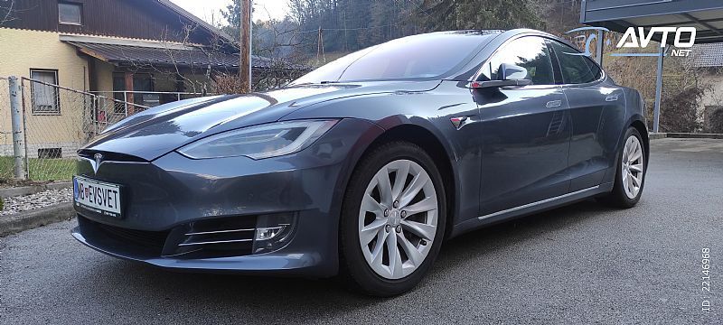 Tesla&nbsp;Model S&nbsp;<small><strong>75</strong></small>