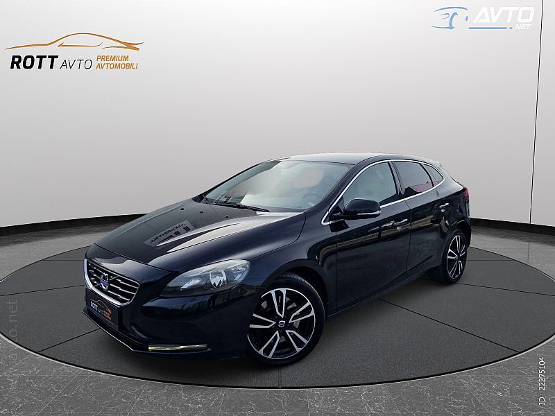 Volvo&nbsp;V40&nbsp;<small><strong>D3 Momentum</strong></small>