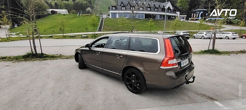 Volvo&nbsp;V70&nbsp;<small><strong>2.0 TD Inscription </strong></small>