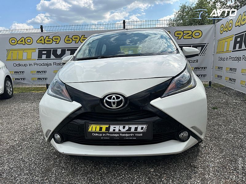Toyota&nbsp;Aygo&nbsp;<small><strong>1.0 VVT-i x-clusiv II</strong></small>