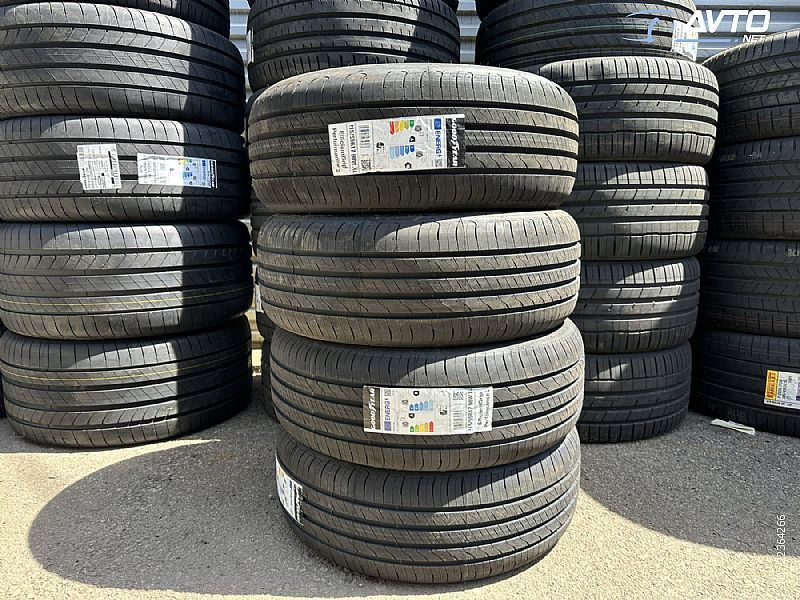 Goodyear&nbsp;EFFIGRIP PERFORMANCE 2 &nbsp;<small>215&nbsp;/&nbsp;55 &nbsp;R&nbsp;17</small>