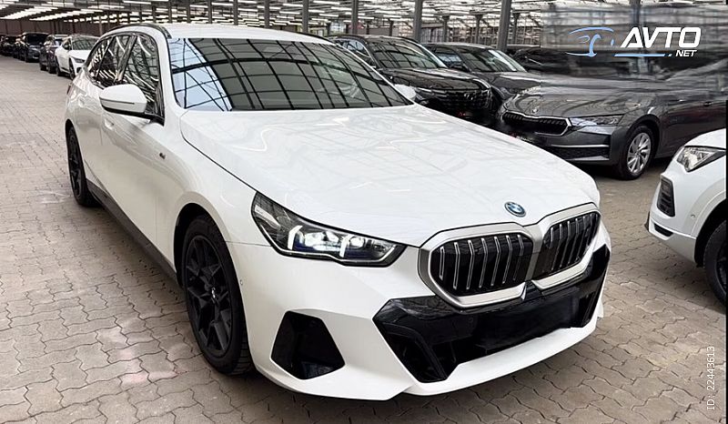 BMW&nbsp;i5&nbsp;<small><strong>eDrive40 M Sport</strong></small>