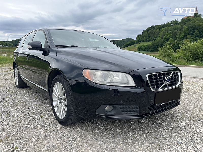 Volvo&nbsp;V70&nbsp;<small><strong></strong></small>