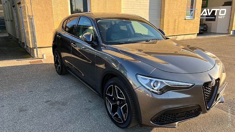 Alfa Romeo&nbsp;Stelvio&nbsp;<small><strong>Q4 2.2 Diesel 190 Sprint Avt. NAREJEN VELIK SERVIS</strong></small>