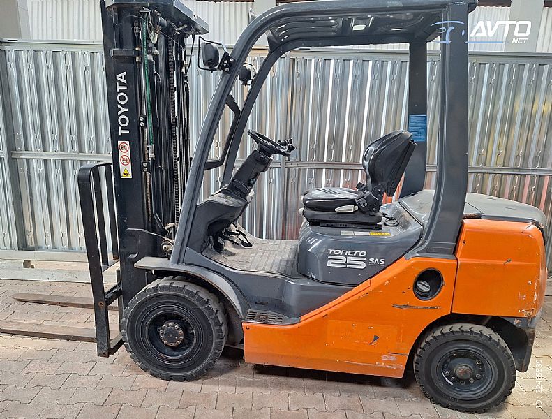 Toyota&nbsp;2.5 t. diesel. triplex 4.7 m