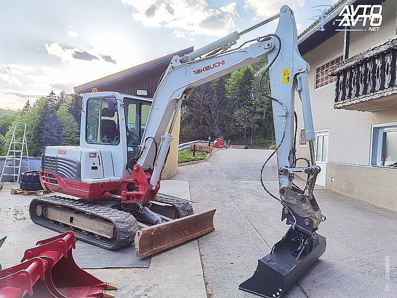 Takeuchi&nbsp;TB 250 HID. HITRA MENJAVA NOVA NAGI. PLANIRKA KLIM&nbsp;<small><strong></strong></small>