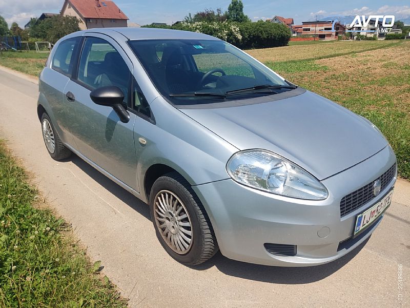 Fiat&nbsp;Punto&nbsp;<small><strong>Grande  Dynamic 1.4 8V</strong></small>