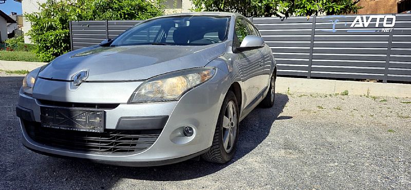 Renault&nbsp;Megane&nbsp;<small><strong>M�gane Berline 1.6 16V Generation</strong></small>