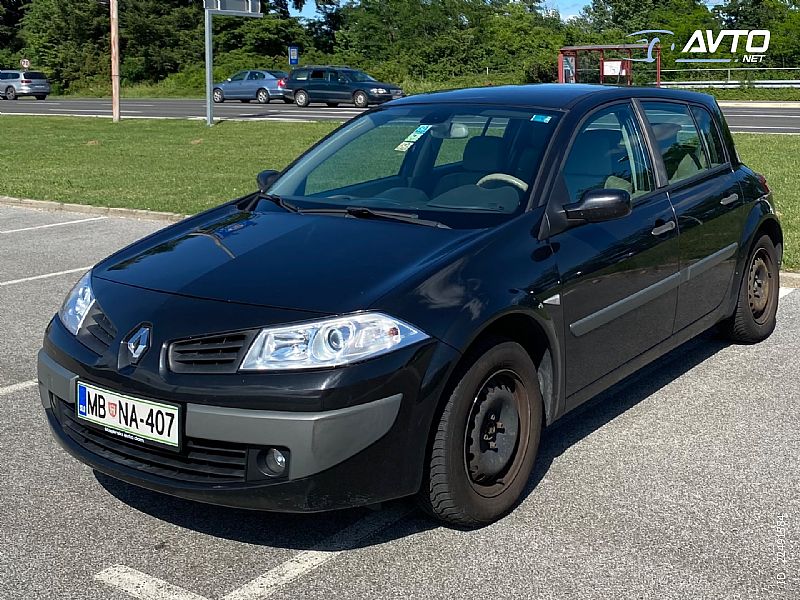 Renault&nbsp;Megane&nbsp;<small><strong>M�gane Berline 1.6 16V</strong></small>