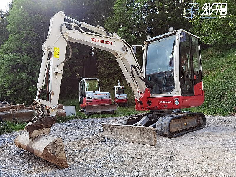 Takeuchi&nbsp;TB 230 HID. HITRA MENJAVA ODLI�EN&nbsp;<small><strong></strong></small>