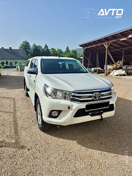 Toyota&nbsp;Hilux&nbsp;<small><strong></strong></small>