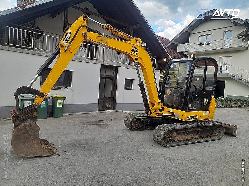 JCB&nbsp;8060 -te�a 6400-3x�lica-hitra menjava&nbsp;<small><strong></strong></small>