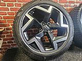 Original 18 COL VW PASSAT+ZIMSKE PIRELLI+SENZORJI 8 x 18 8 