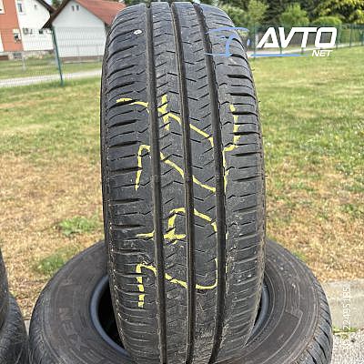 Nexen&nbsp;Roadian CT8&nbsp;<small>215&nbsp;/&nbsp;70 &nbsp;R&nbsp;15</small>