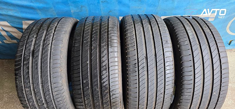 Michelin&nbsp;Primacy4&nbsp;<small>245&nbsp;/&nbsp;40 &nbsp;R&nbsp;18</small>