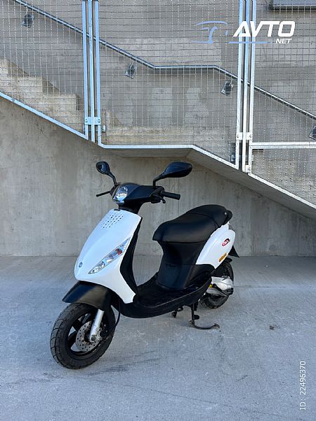 Piaggio&nbsp;ZIP 2T 25KMH ZELO LEP