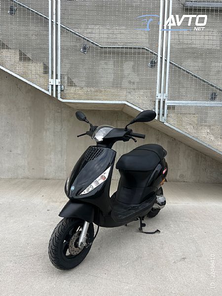 Piaggio&nbsp;ZIP 2T 25KMH ZELO LEP