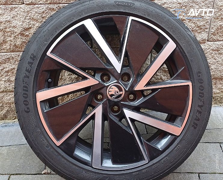 Original&nbsp;�koda Octavia 4 novi model 5x112 Sport line&nbsp;<small>7.5&nbsp;x&nbsp;18</small>