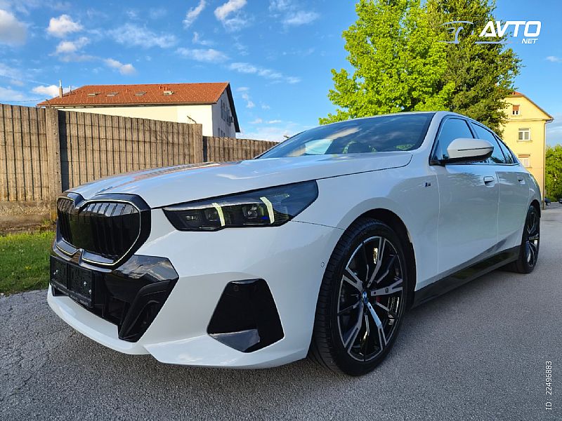 BMW&nbsp;serija 5:&nbsp;<small><strong>520d xDrive ..M PRO..10.000 KM</strong></small>