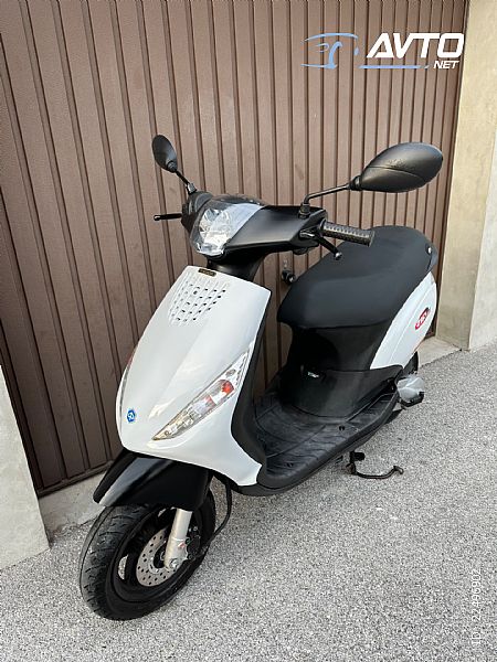 Piaggio&nbsp;ZIP 50 2T-25KMH-ODLICEN-ORGINALNO STANJE