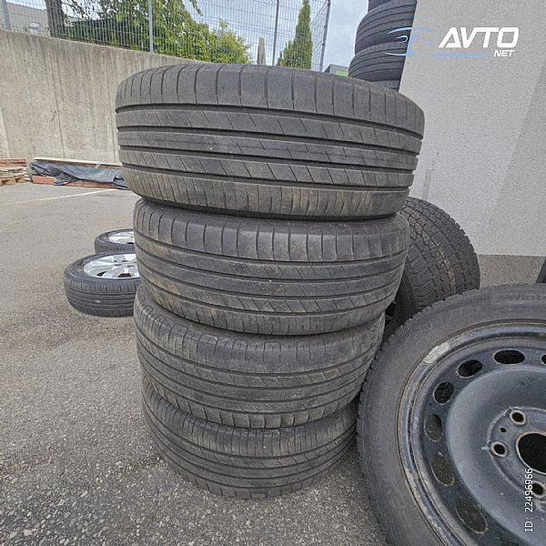 Goodyear&nbsp;Eficient grip performance 4 kom&nbsp;<small>215&nbsp;/&nbsp;55 &nbsp;R&nbsp;18</small>