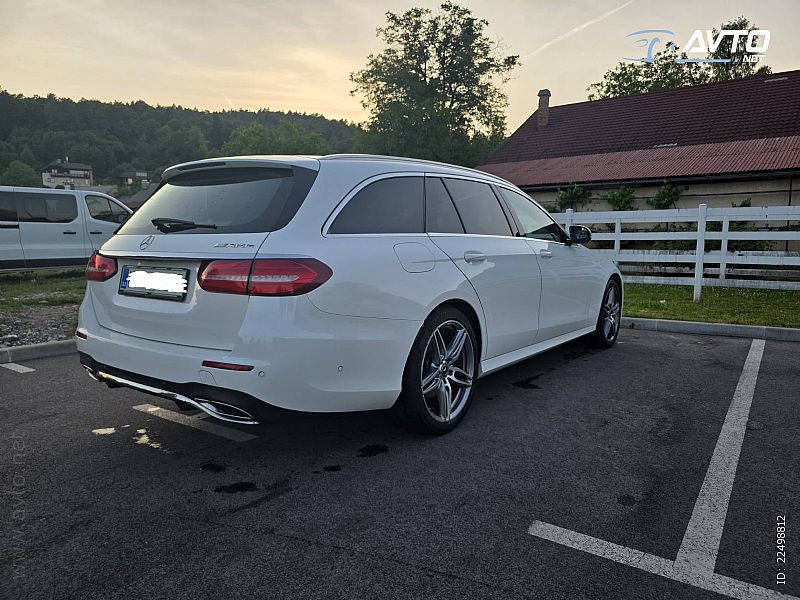 Mercedes-Benz&nbsp;E-Razred&nbsp;<small><strong>E 220 d T AMG Line Avt.</strong></small>