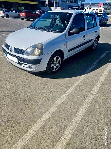 Renault&nbsp;Clio&nbsp;<small><strong>1.2 16V Authentique Confort</strong></small>