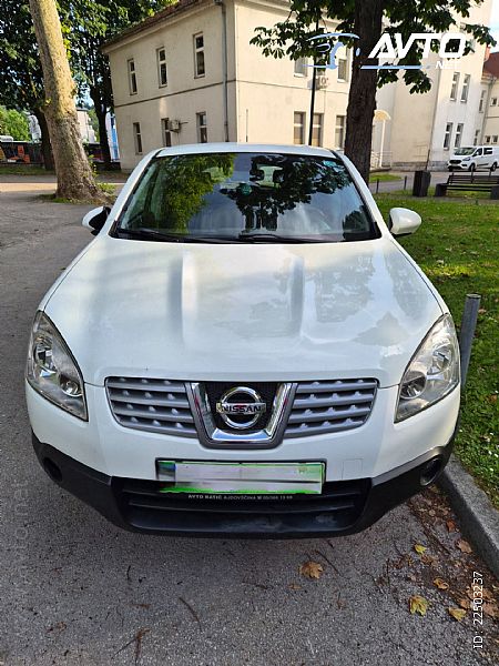Nissan&nbsp;Qashqai&nbsp;<small><strong>1.6   16V</strong></small>