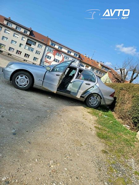 Mercedes-Benz&nbsp;C-Razred&nbsp;<small><strong>C 180 Classic</strong></small>