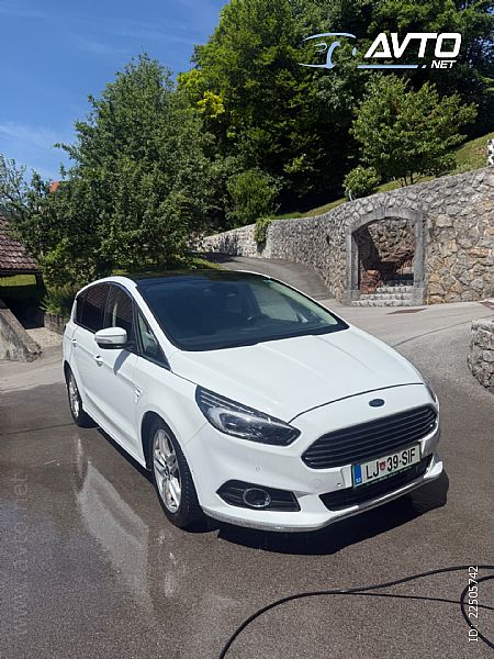Ford&nbsp;S-Max&nbsp;<small><strong>S-MAX 2.0 TDCi Titanium Powershift SPORT</strong></small>