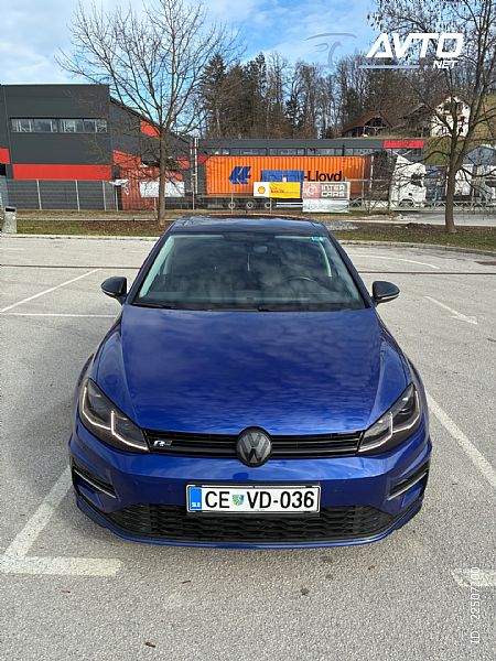 Volkswagen&nbsp;Golf&nbsp;<small><strong>R-LINE 7.5 sky paket</strong></small>